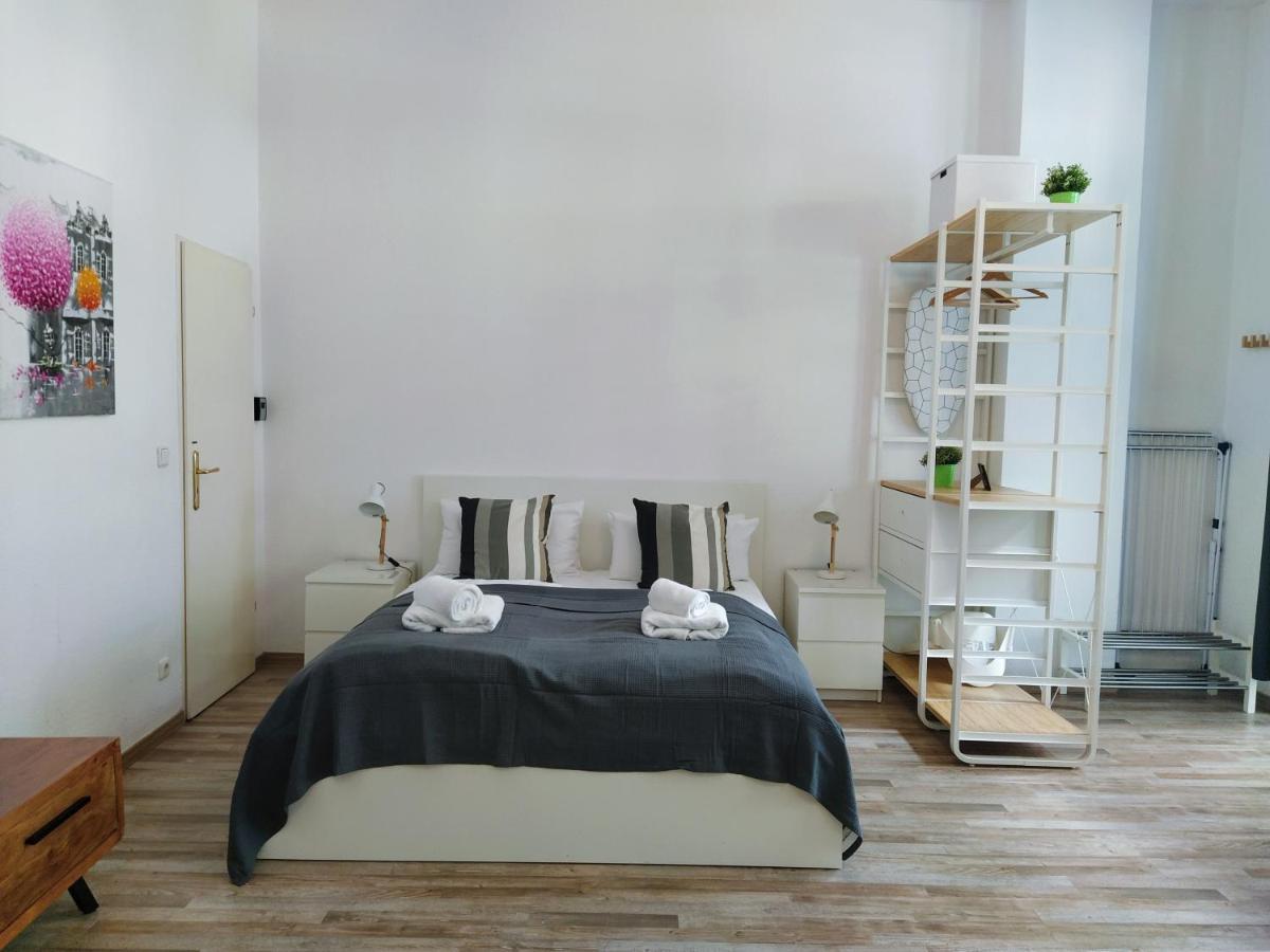 Appartamento Cozy In Friedrichshain, 4 Quiet Guests Only Berlino